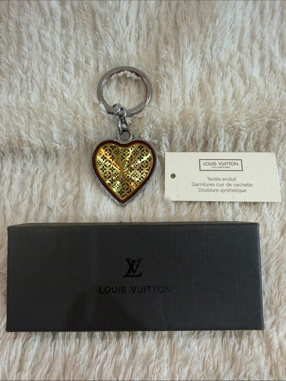Louis Vuitton Heart Keyring in Gold and Silver - Picture 3 of 3